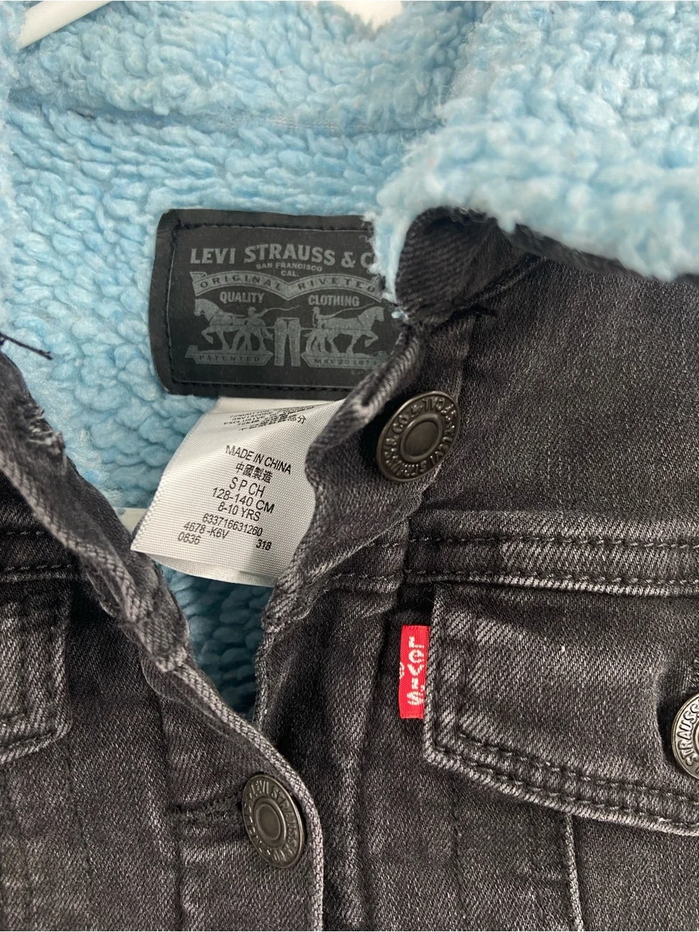 Levi's Kids Faux Sherpa Lined Black‎ Denim Jacket Size small 8-10years old